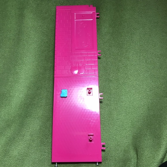 2 STORY GLAM BARBIE‎ Doll vacation BEACH HOUSE 2009 Wall Replacement - Picture 2 of 2